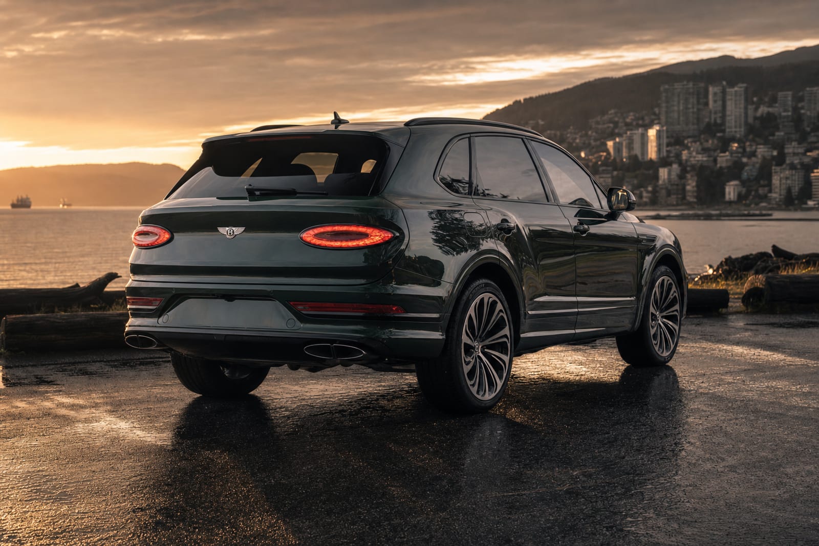 Dark Green Bentley Bentayga 外观 2 温哥华豪车租赁
