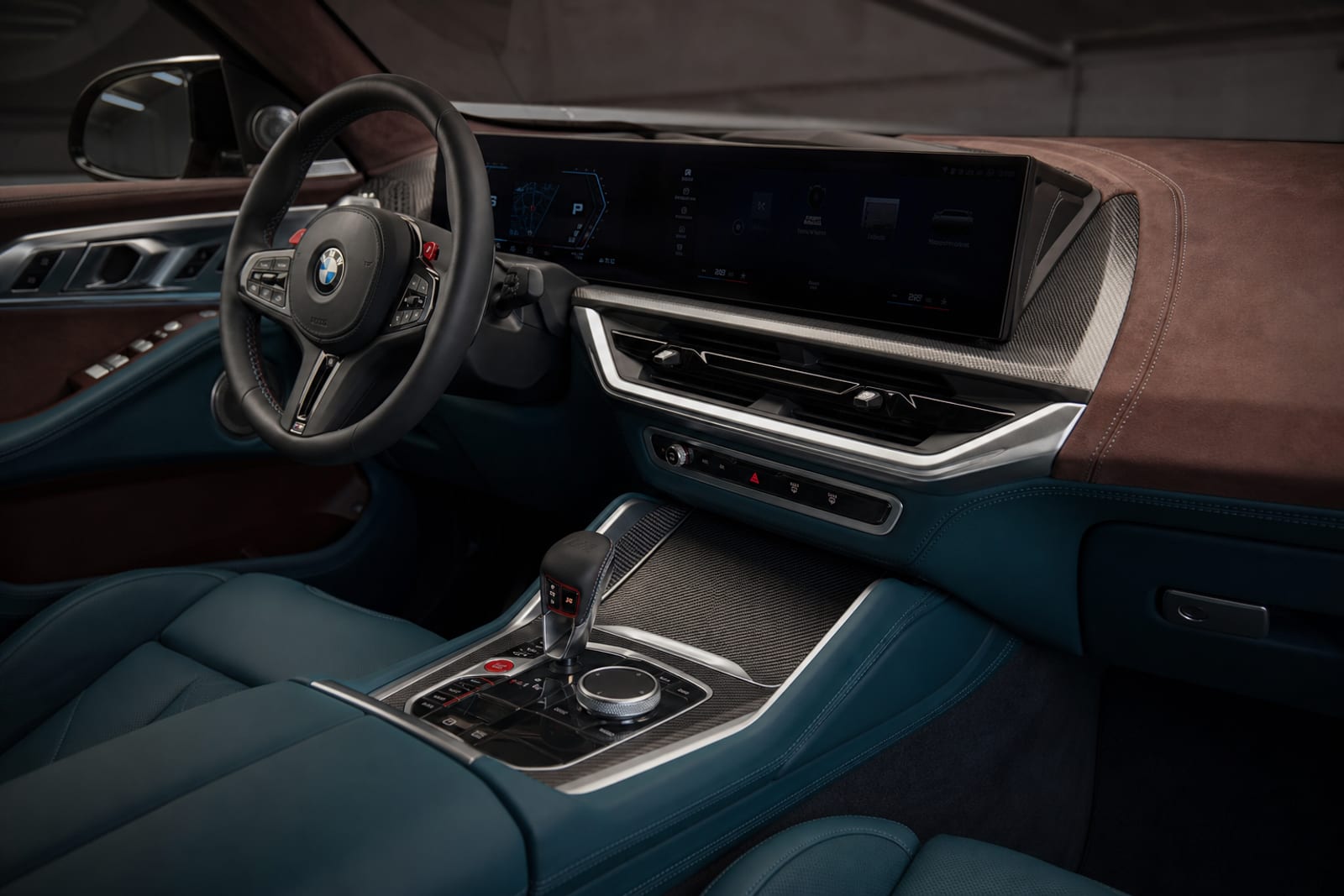 Cape York Green BMW XM 内饰 2 温哥华豪车租赁