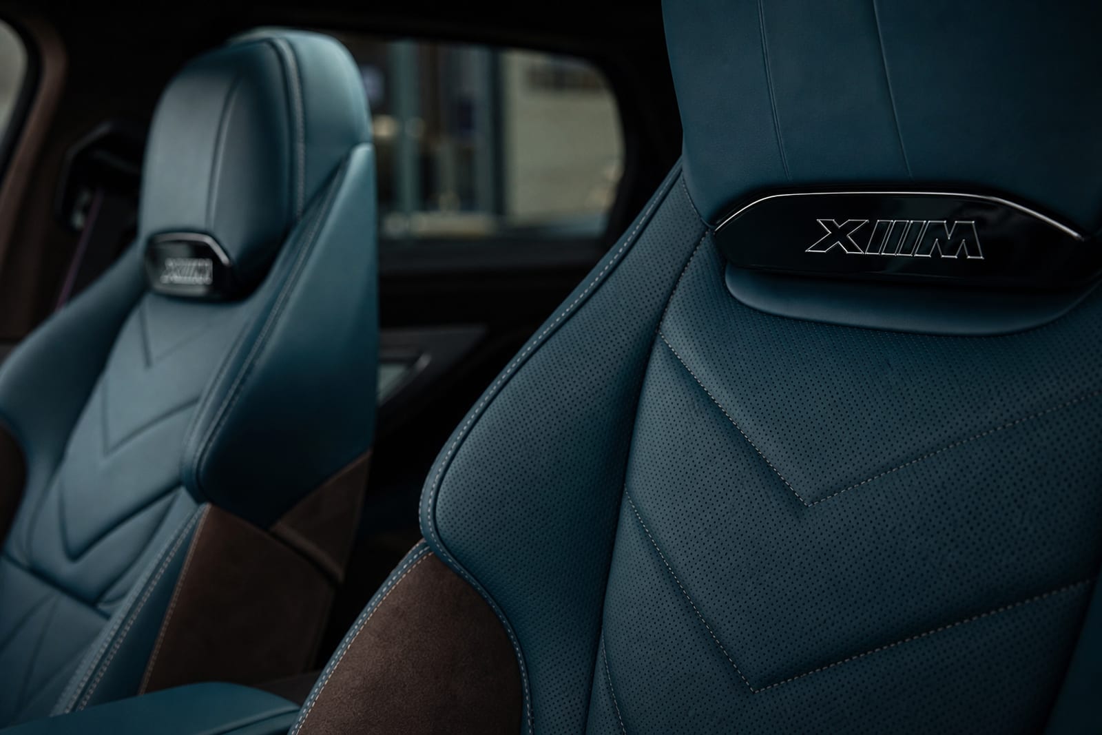 Cape York Green BMW XM 内饰 4 温哥华豪车租赁