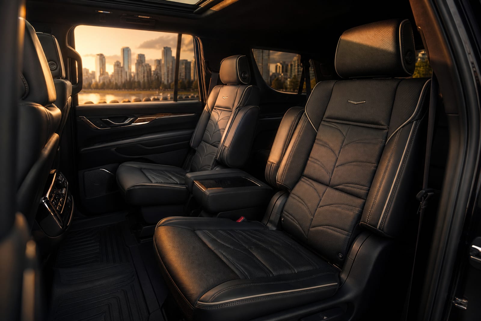 Black 2024 Cadillac Escalade ESV 内饰 3 温哥华豪车租赁