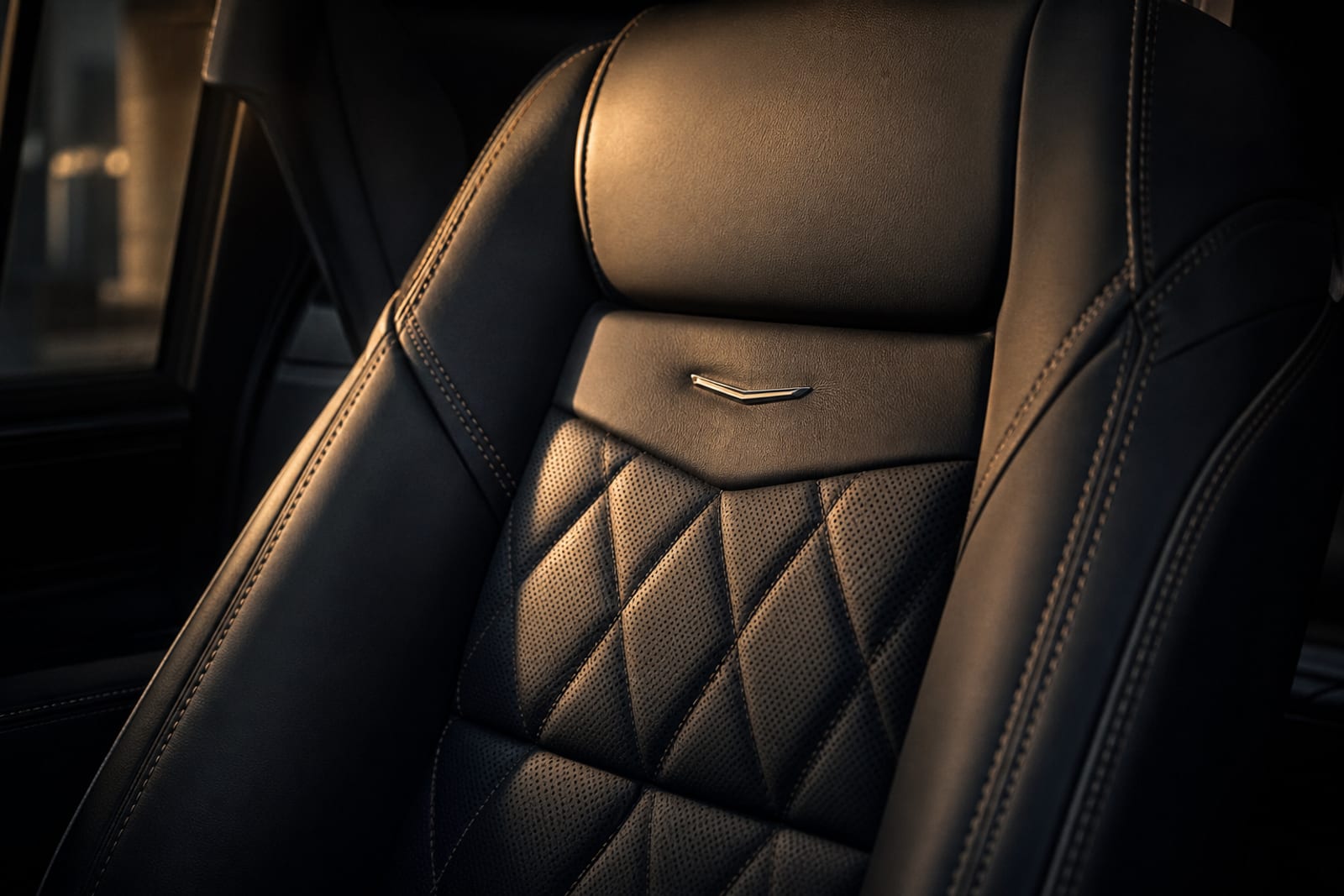 Black 2024 Cadillac Escalade ESV 内饰 4 温哥华豪车租赁