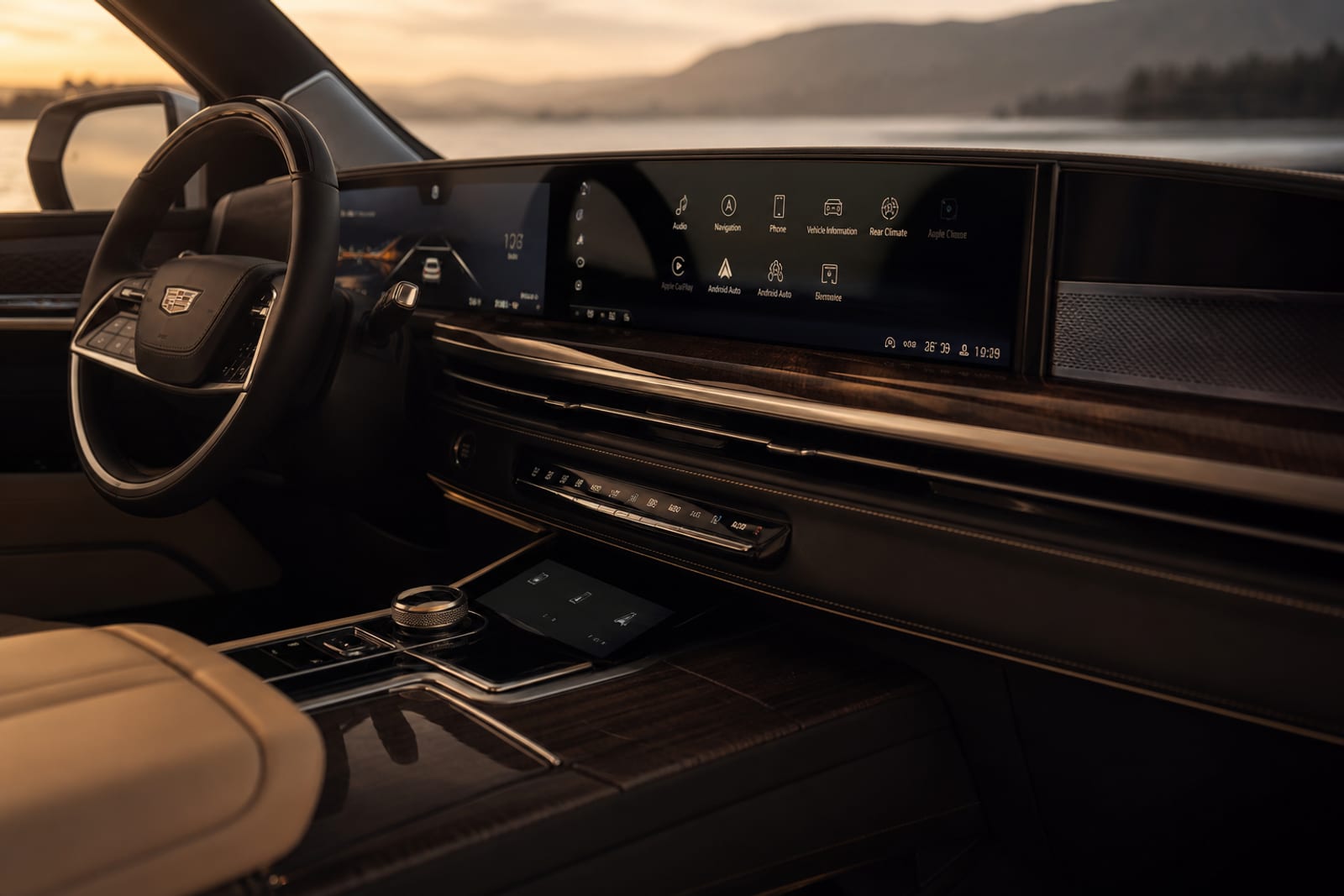 White 2024 Cadillac Escalade ESV 内饰 2 温哥华豪车租赁