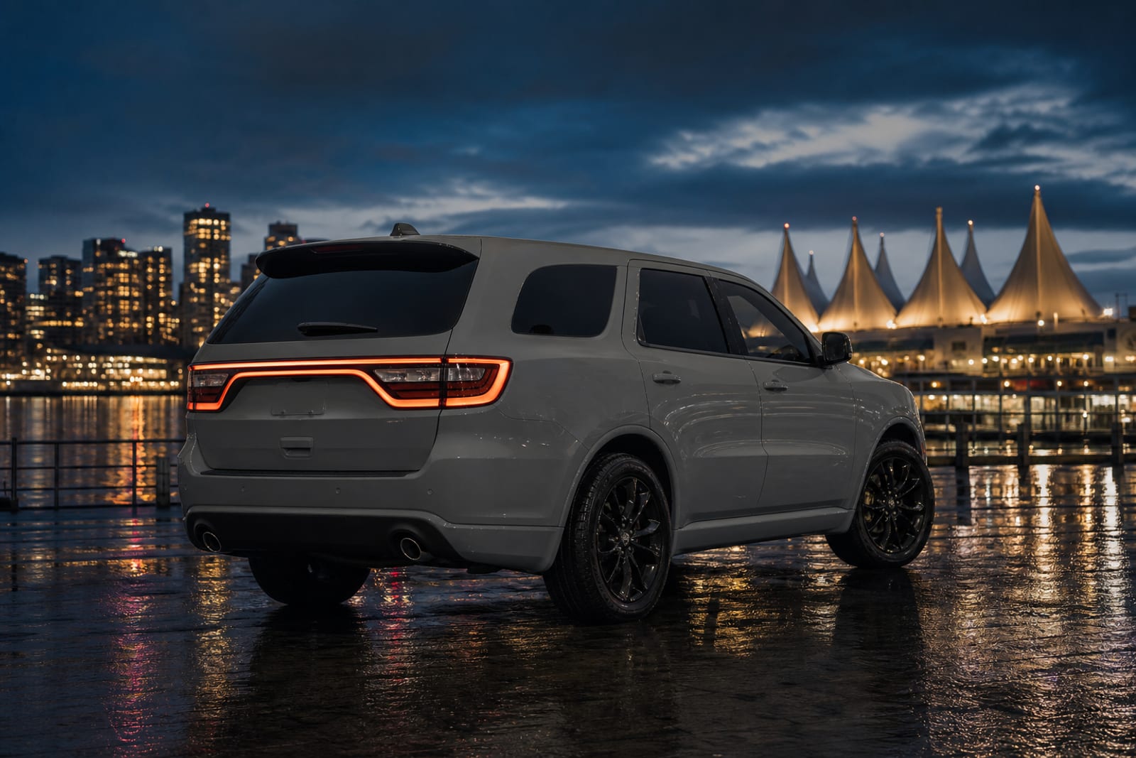 Grey 2023 Dodge Durango 外观 2 温哥华豪车租赁