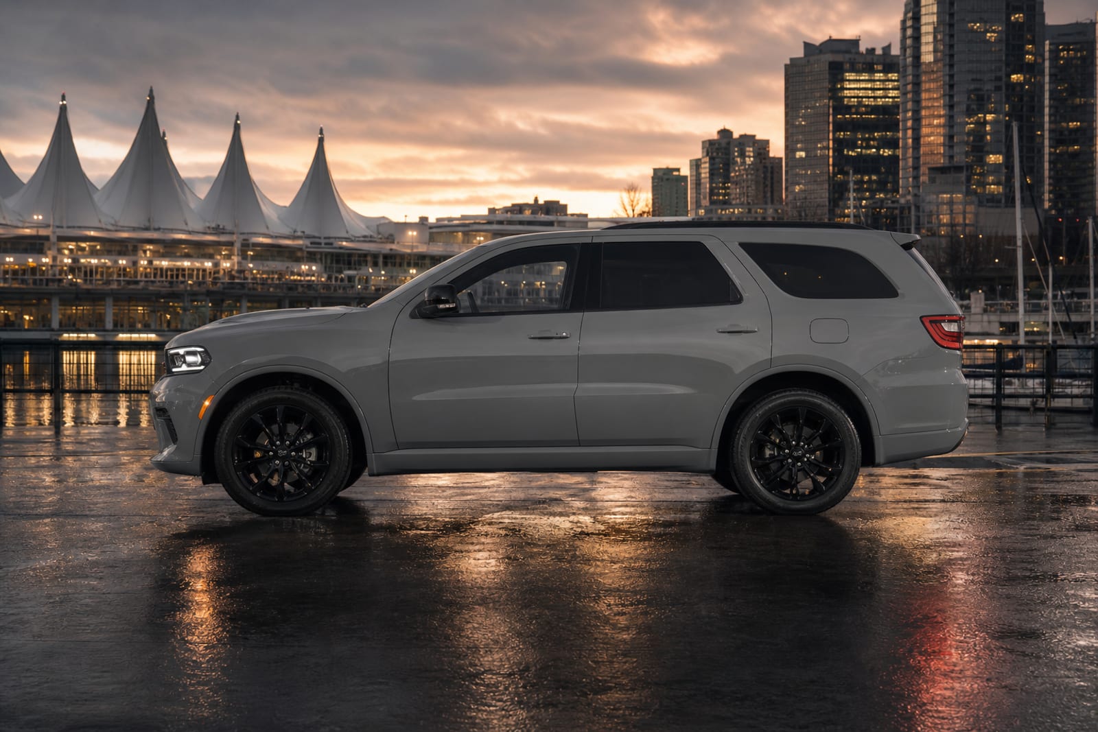 Grey 2023 Dodge Durango 外观 3 温哥华豪车租赁