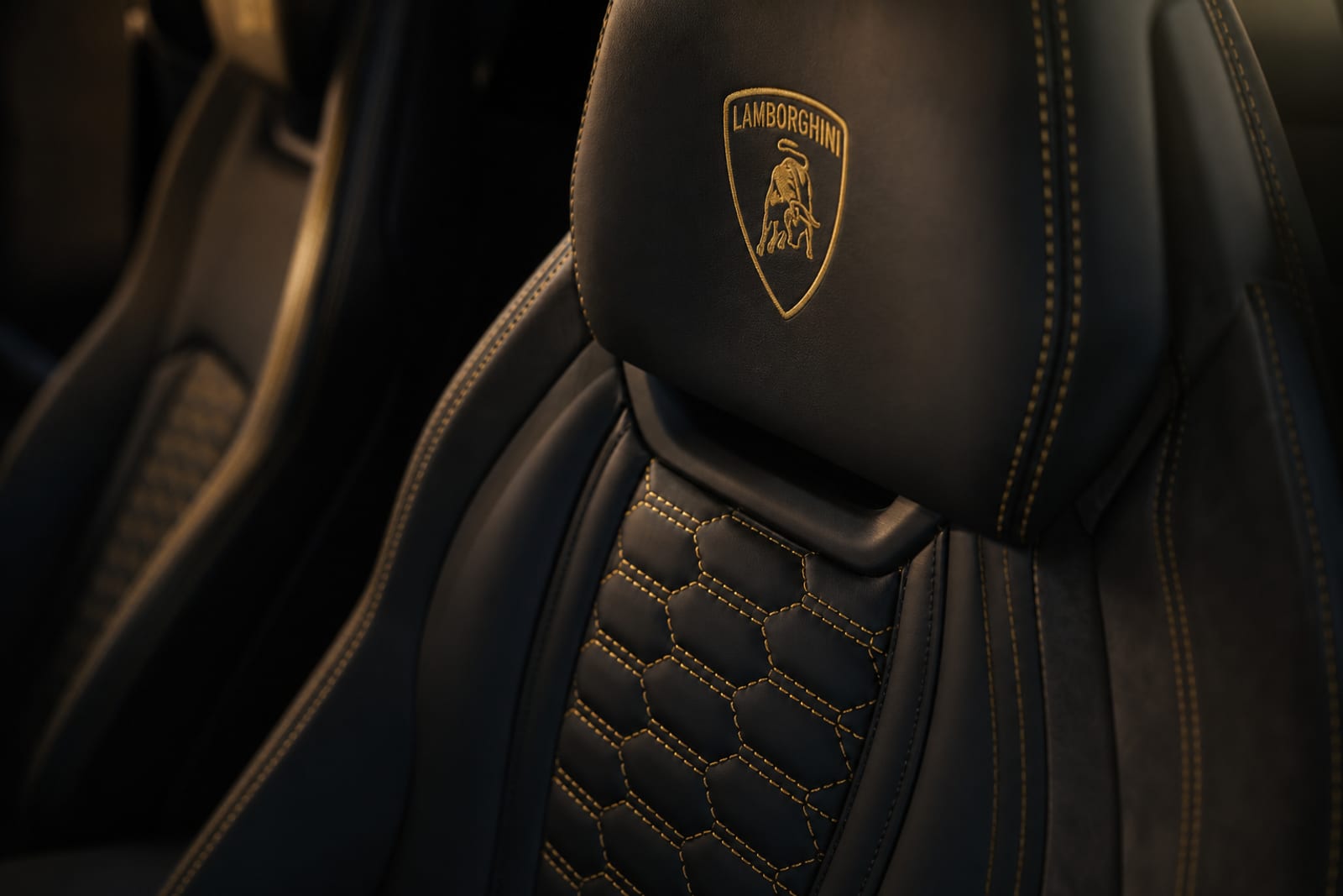 Black Lamborghini Urus 内饰 4 温哥华豪车租赁