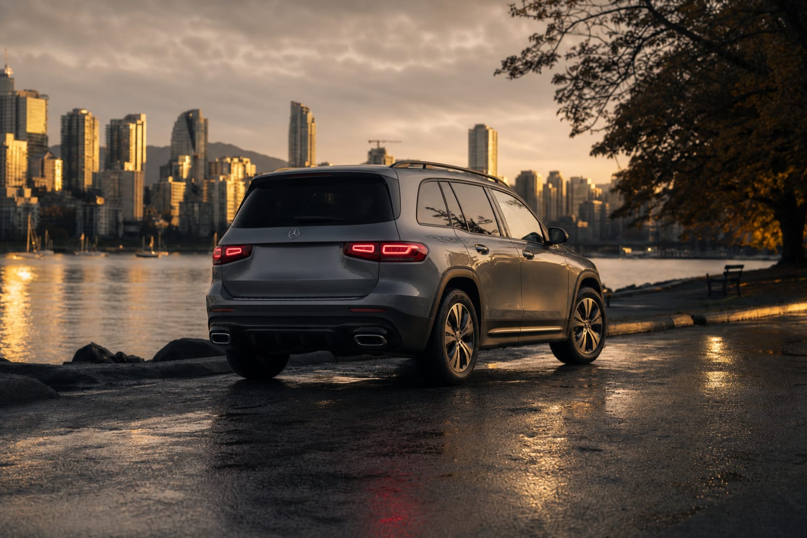 Silver 2024 Mercedes-Benz GLB 外观 2 温哥华豪车租赁