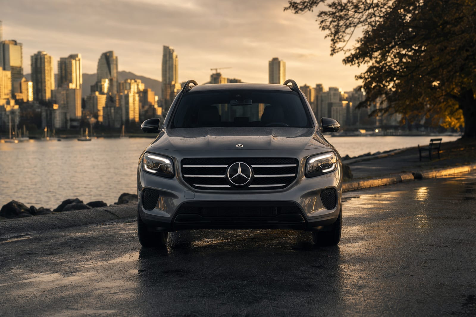 Silver 2024 Mercedes-Benz GLB 外观 4 温哥华豪车租赁