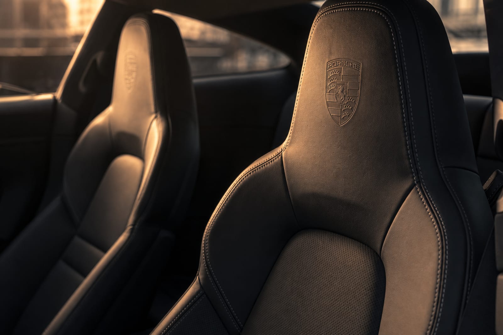 Grey 2022 Porsche 911 Carrera S 内饰 4 温哥华豪车租赁