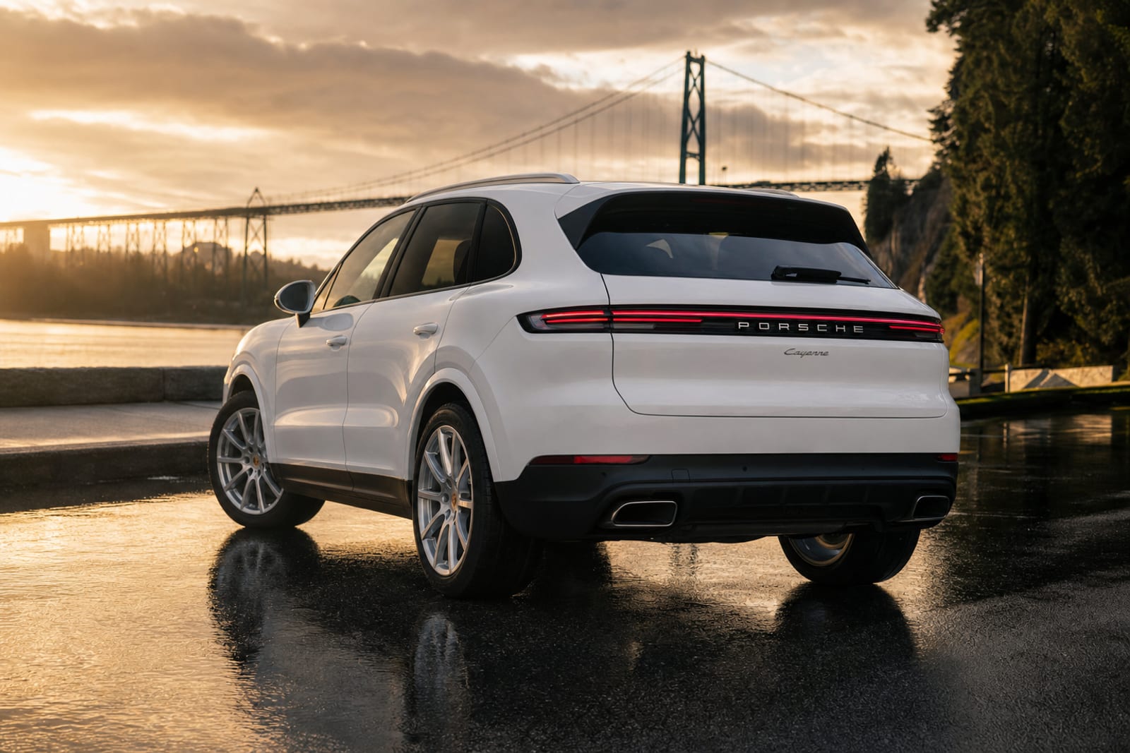 White 2024 Porsche Cayenne 外观 2 温哥华豪车租赁