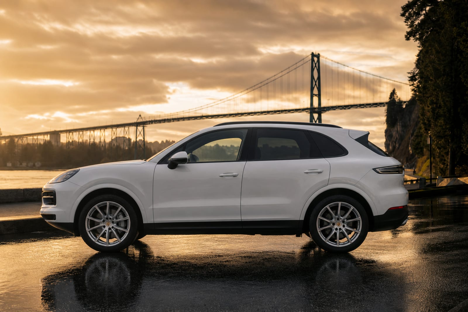 White 2024 Porsche Cayenne 外观 3 温哥华豪车租赁