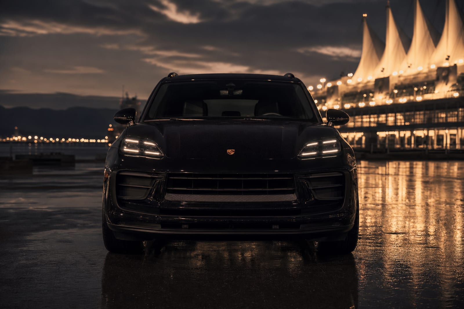 Black 2024 Porsche Macan 外观 4 温哥华豪车租赁