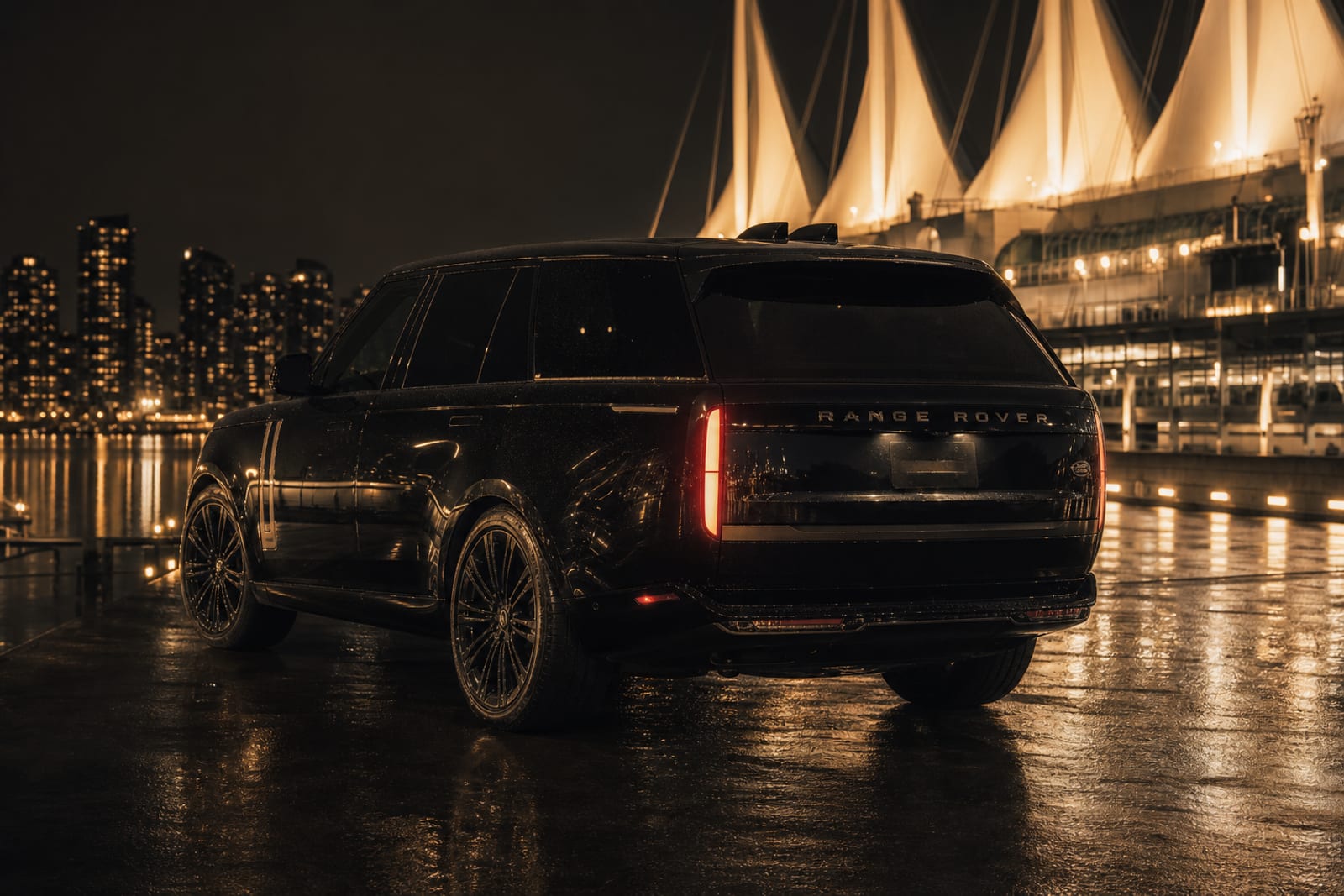 Black 2023 Land Rover Range Rover 外观 2 温哥华豪车租赁
