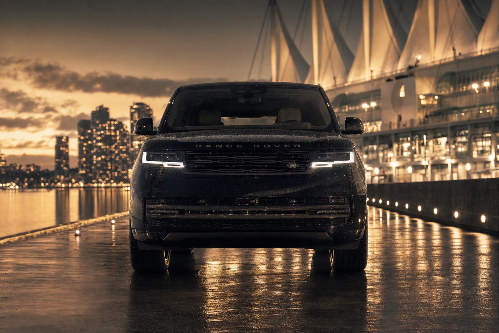 Black 2023 Land Rover Range Rover 外观 4 温哥华豪车租赁