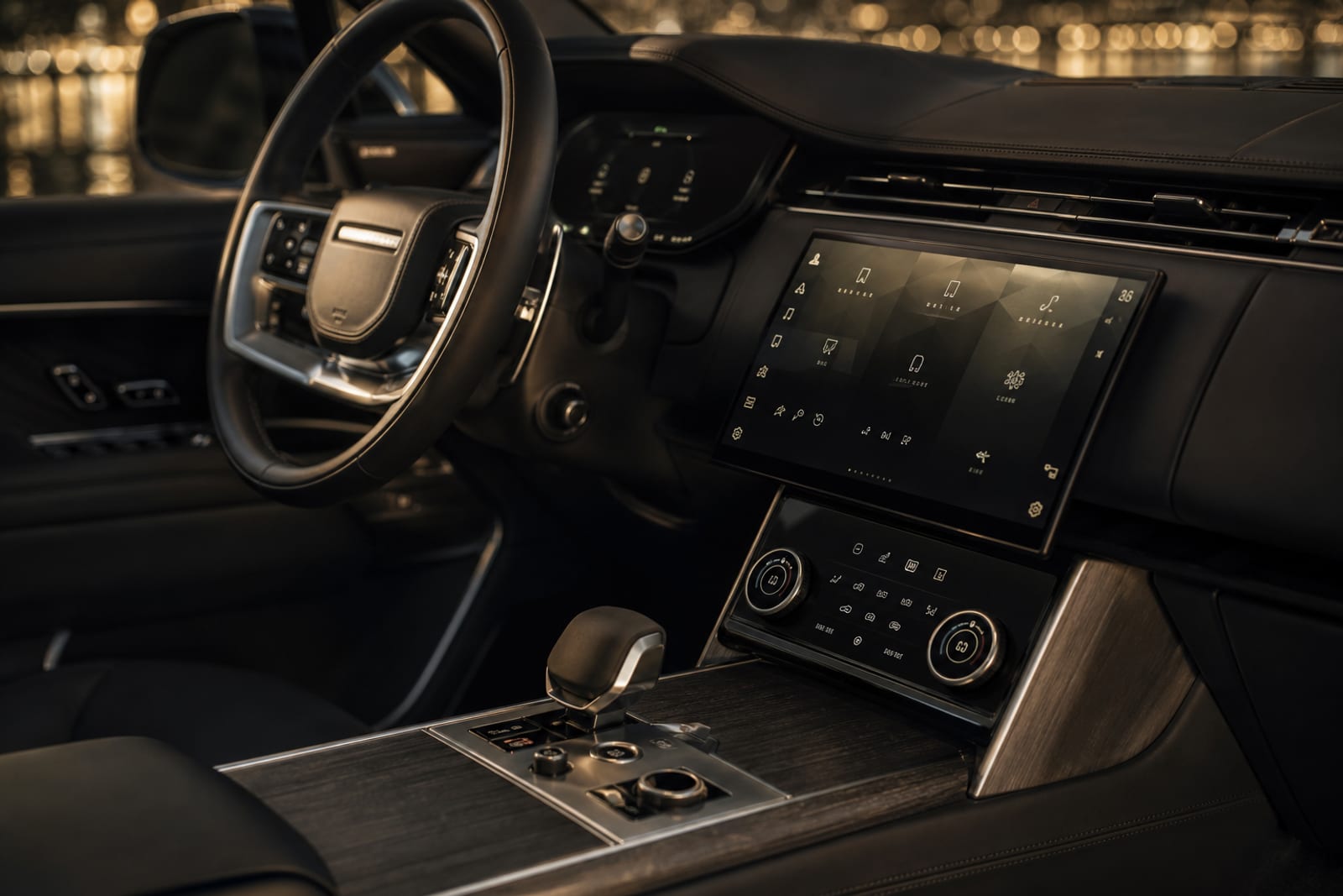 Black 2023 Land Rover Range Rover 内饰 2 温哥华豪车租赁