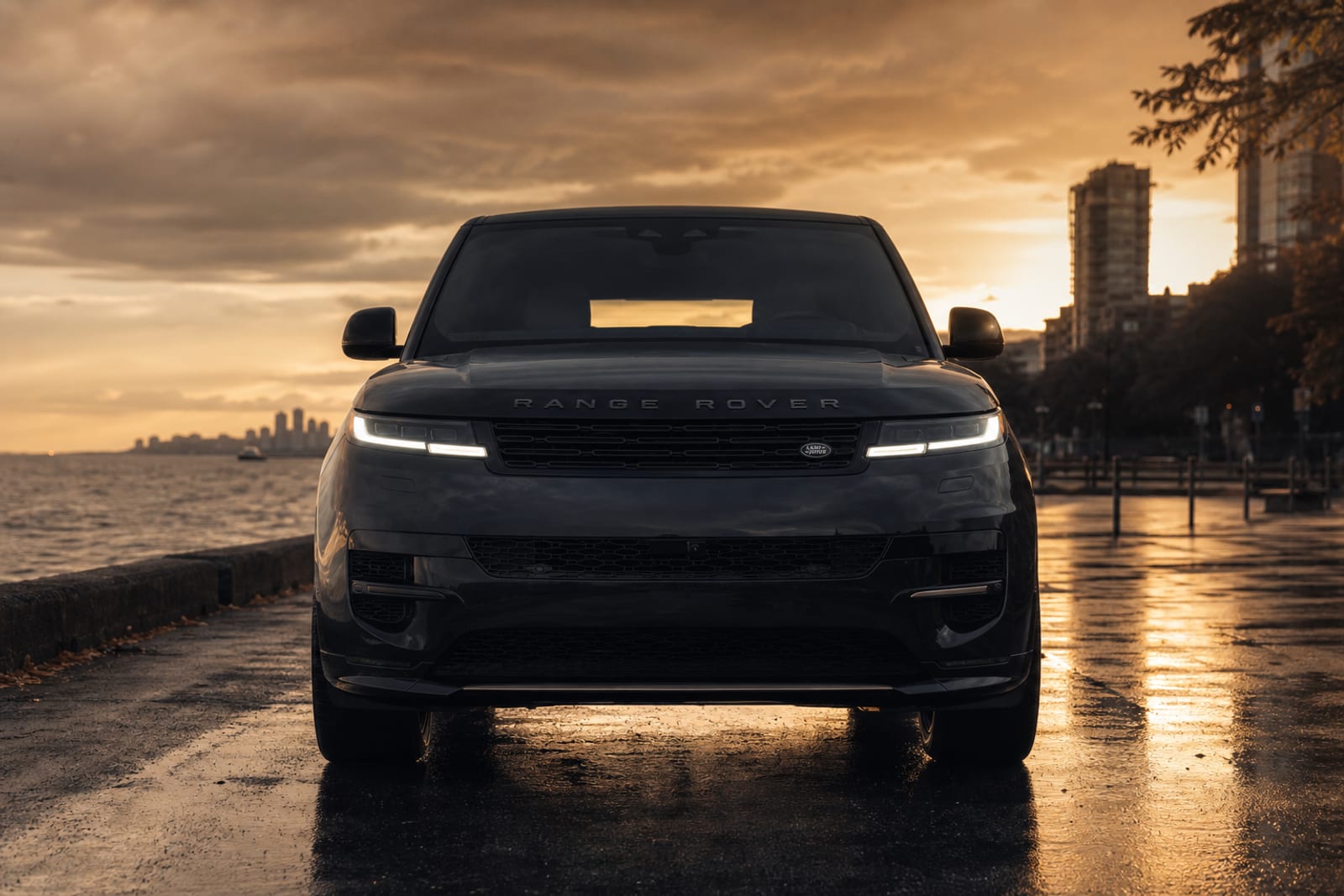 Black 2023 Land Rover Range Rover Sport 外观 4 温哥华豪车租赁