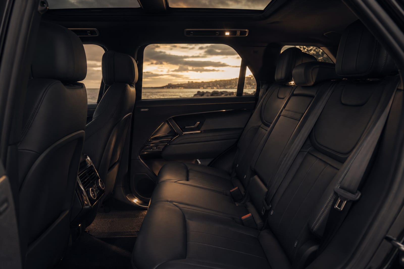 Black 2023 Land Rover Range Rover Sport 内饰 3 温哥华豪车租赁