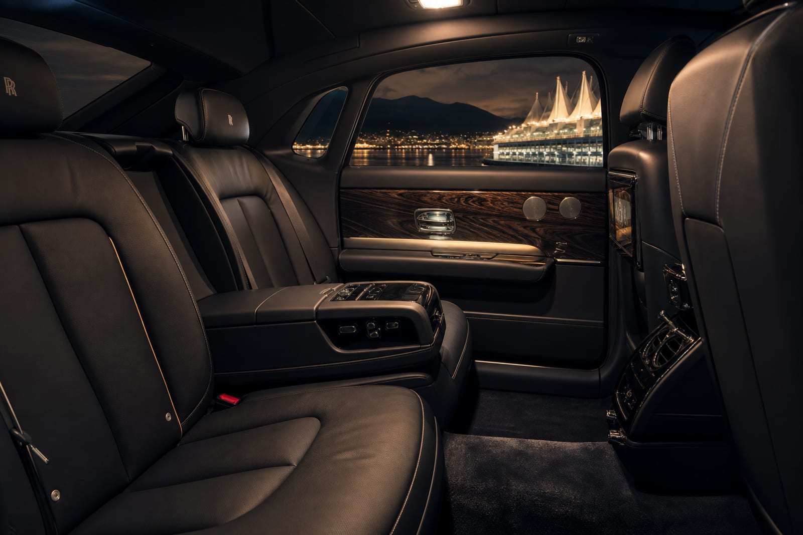 Black Rolls-Royce Ghost 内饰 3 温哥华豪车租赁