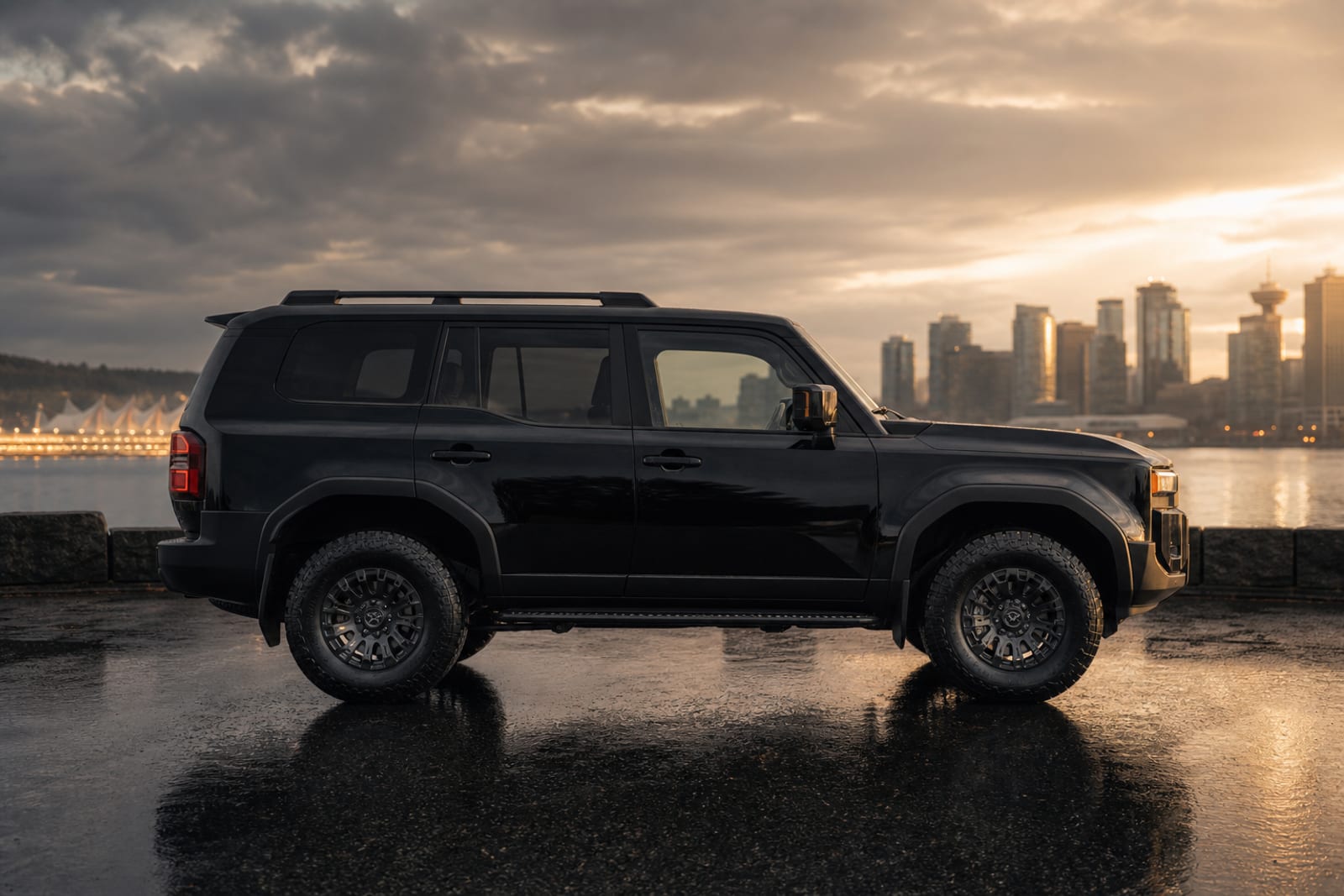 Black 2025 Toyota Land Cruiser 外观 3 温哥华豪车租赁